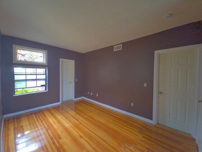 Building Photo - 421 Wethersfield Ave