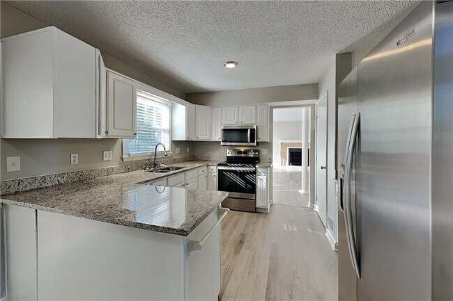 Building Photo - 4880 Hawk Trail