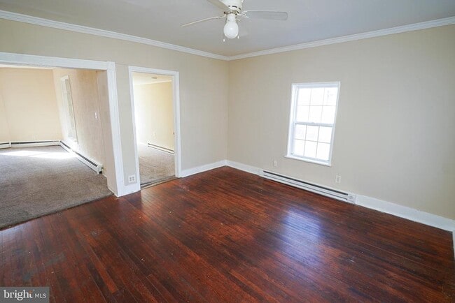 Building Photo - 303 E Main St