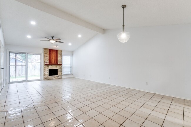 Building Photo - 3-BEDROOM HOME IN STONERIDGE, NORTH EAST I.S.D.
