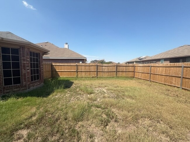 Building Photo - 2333 Cedarwood Dr