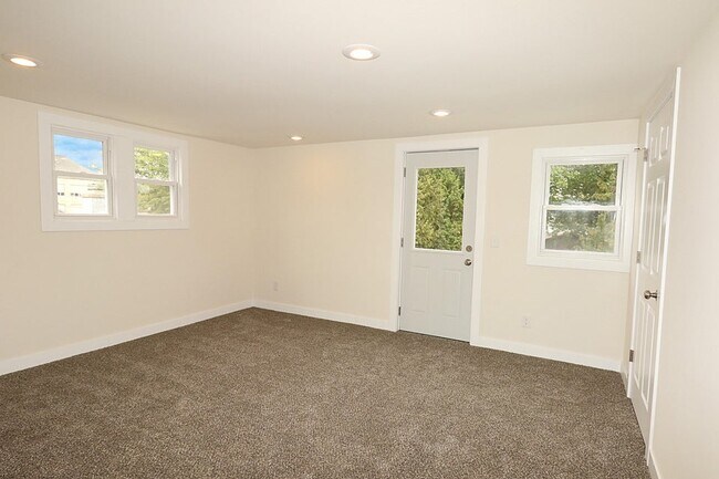 Building Photo - 1602 N 8th St