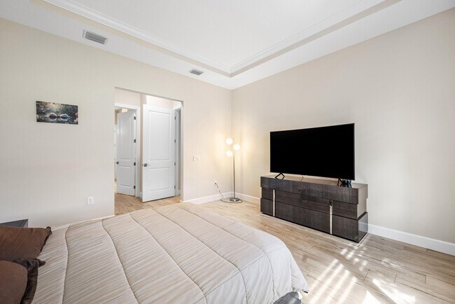 Building Photo - 349 Geillis Path