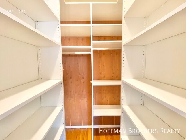 Building Photo - 4162 Alla Rd
