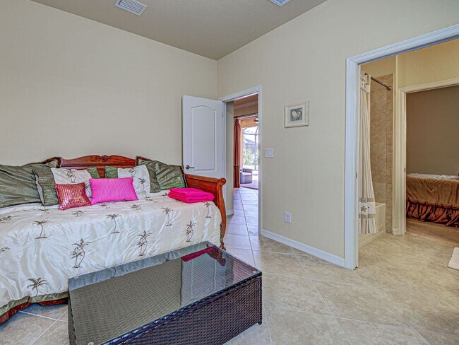Building Photo - Stoneybrook at Venice; 4bd/2ba home