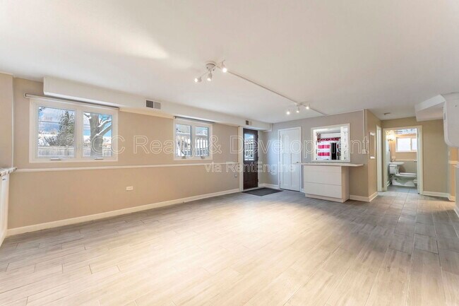 Building Photo - 810 W Dresser Dr