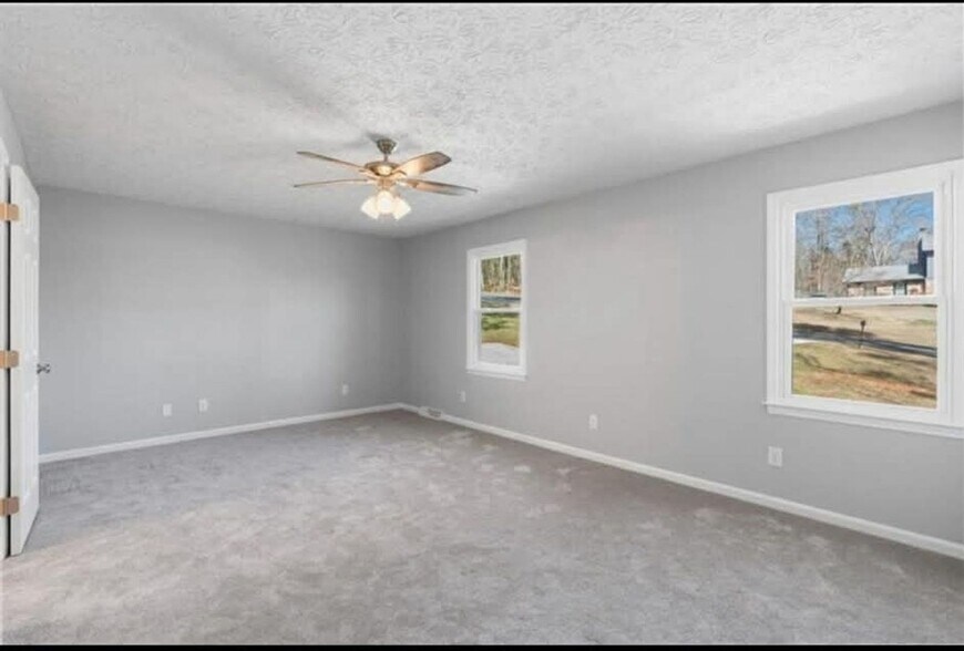 Building Photo - 11 Ridgeview Dr SE