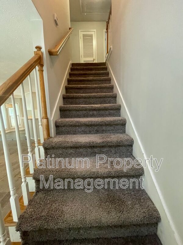 Building Photo - 1020 Twin Brook Ct NW