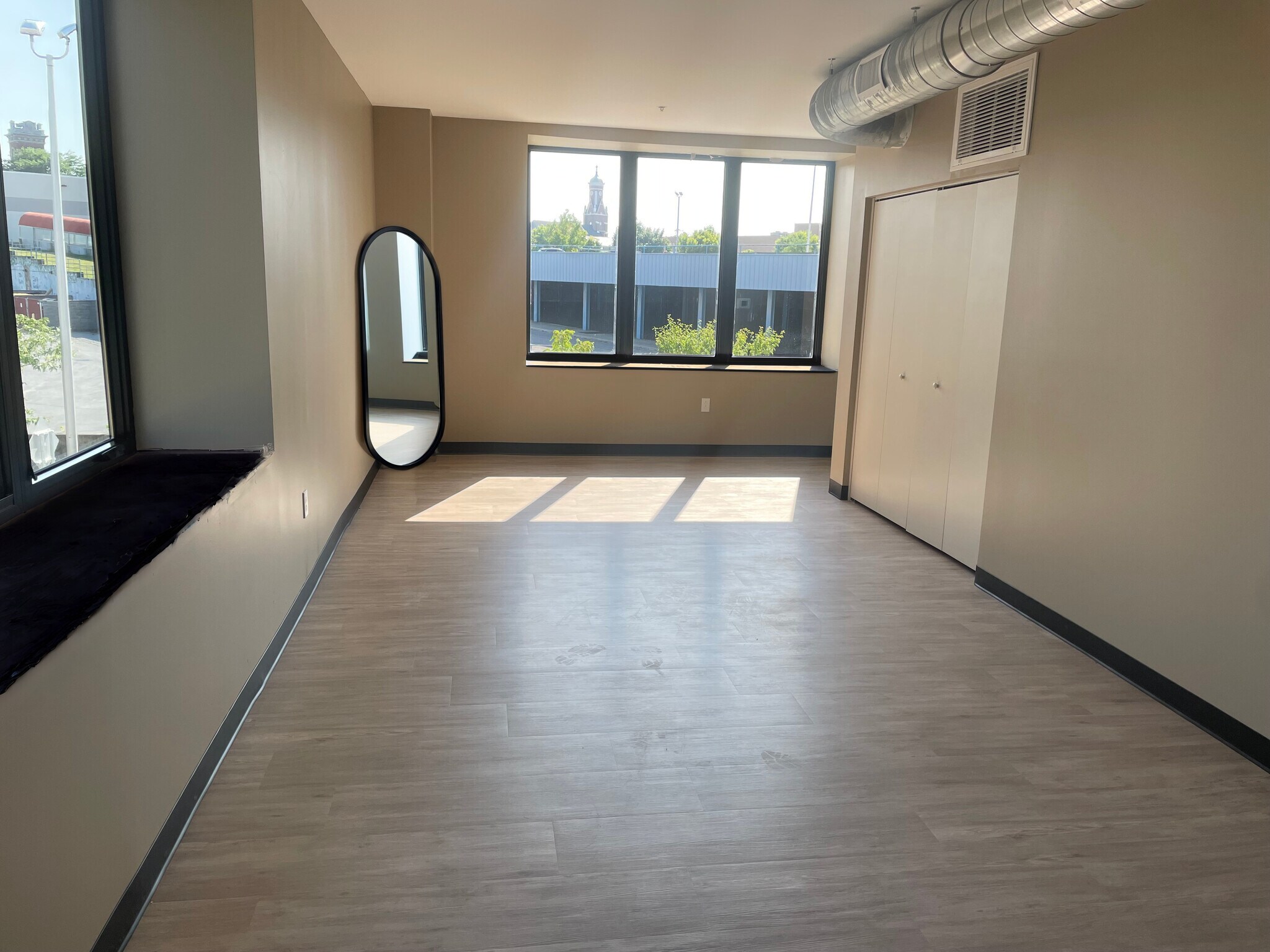 Building Photo - 302 Court St