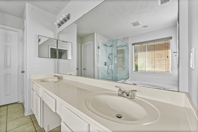 Building Photo - 16210 Bloom Meadow Tr