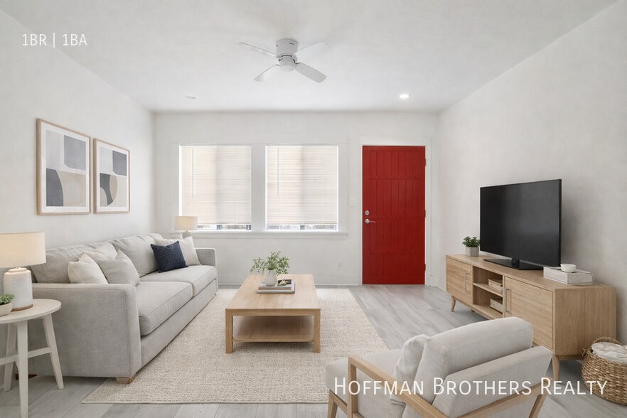 Building Photo - 1303 N June St