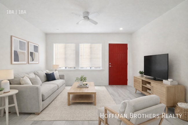 Building Photo - 1303 N June St