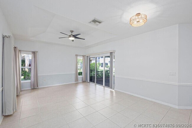Building Photo - 1864 S Dovetail Dr