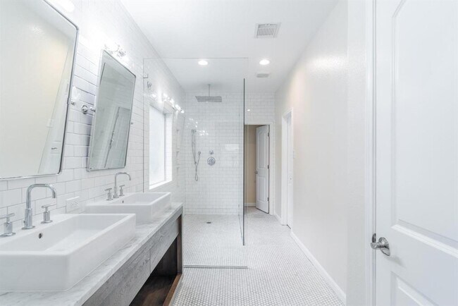 Building Photo - 4704 High Creek Ct