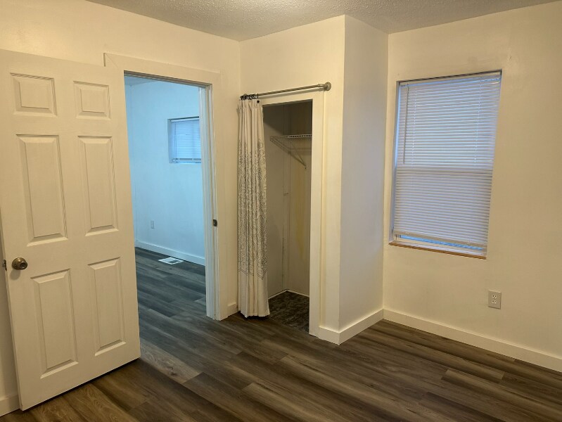 Building Photo - 203 Roan Ave