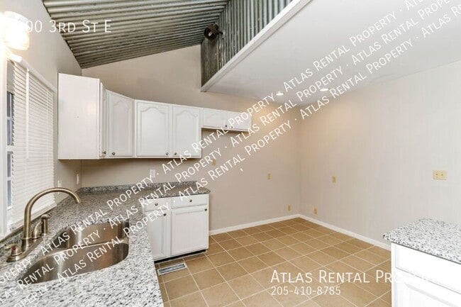 Building Photo - 400 3rd St E