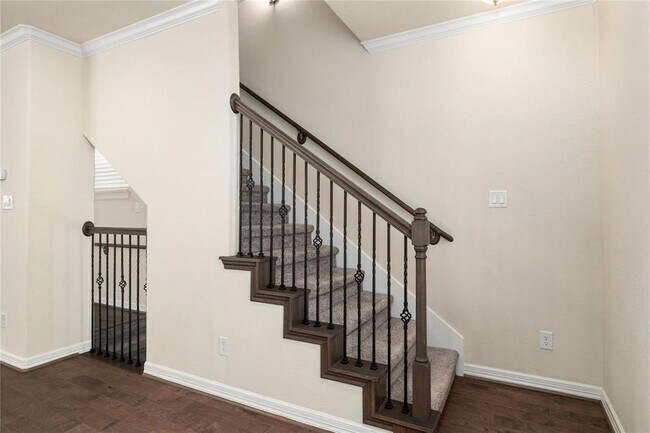 Building Photo - 1511 Peyton Oaks Pl