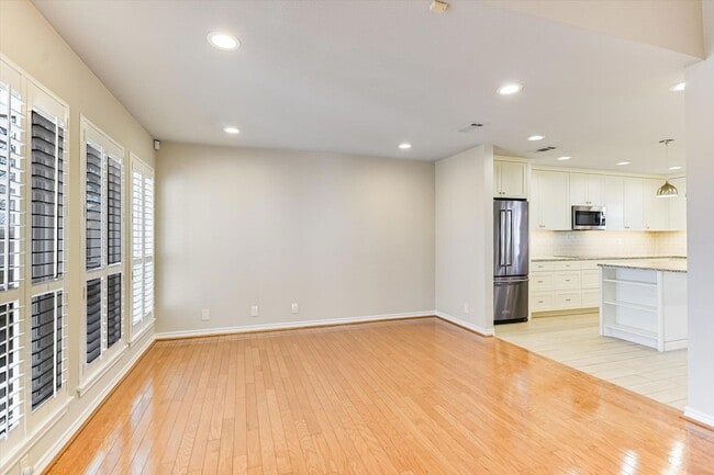 Building Photo - 8405 Cima Serena Ct