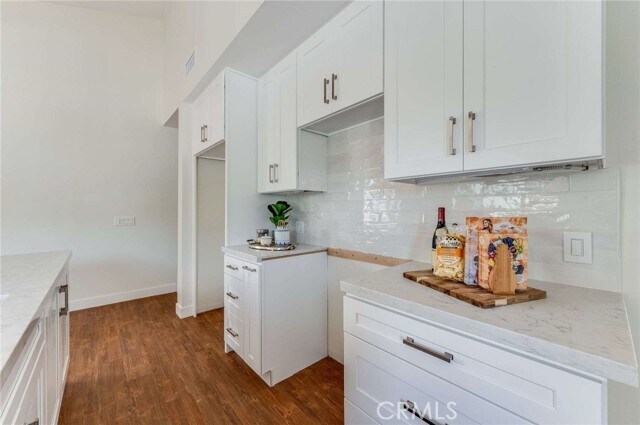 Building Photo - 117 N Vista Bonita Ave