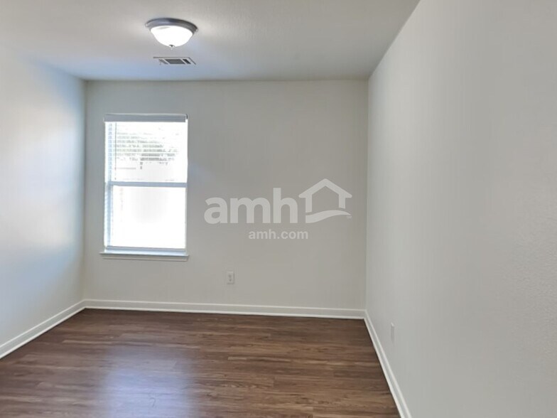 Building Photo - 28829 Sulphur River Ct