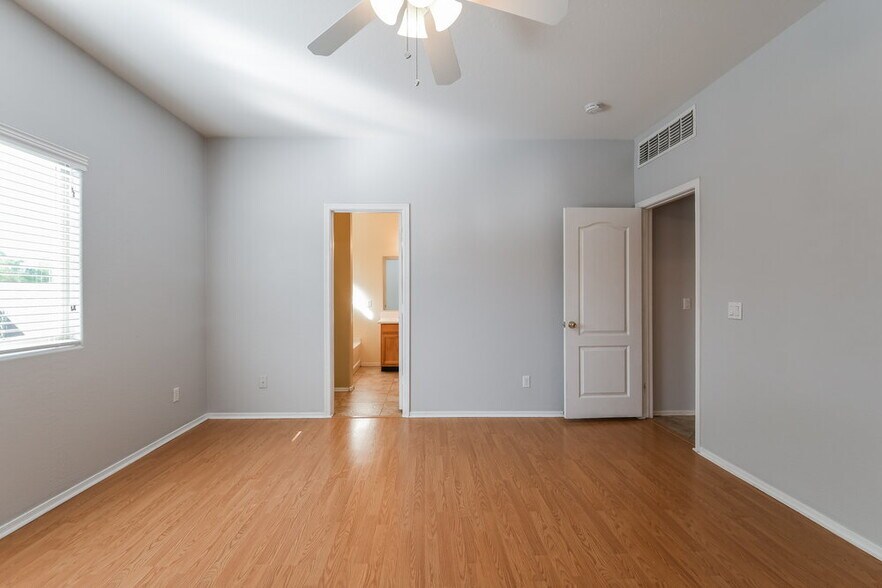 Building Photo - 3761 W Eastman Ct