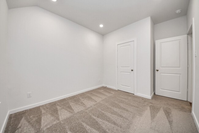 Building Photo - 31815 Autumn Spur Ln