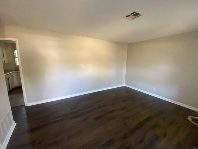 Building Photo - 4113 Piedmont Dr