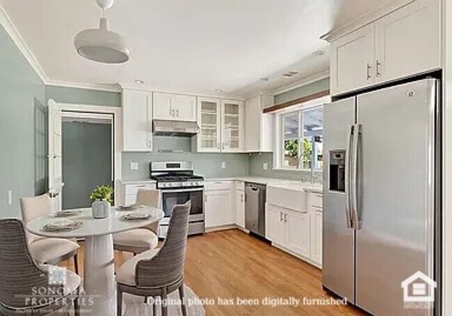 Building Photo - Charming 2-bedroom, 1-bathroom Sonoma Home - Available Now!