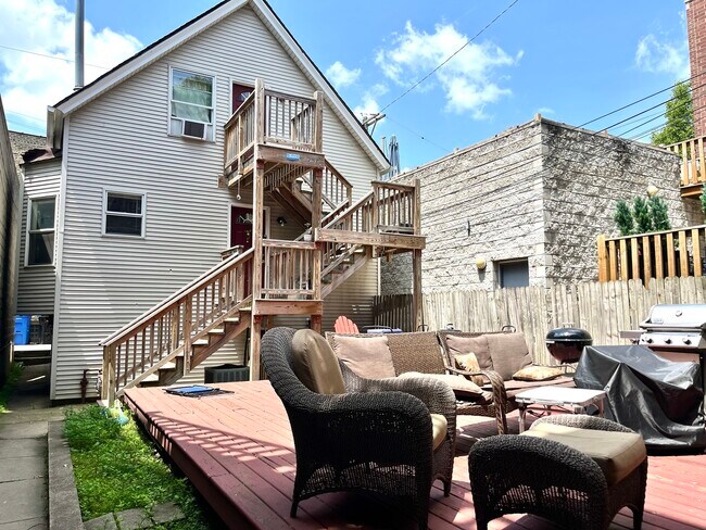 Primary Photo - 3740 N Janssen Ave