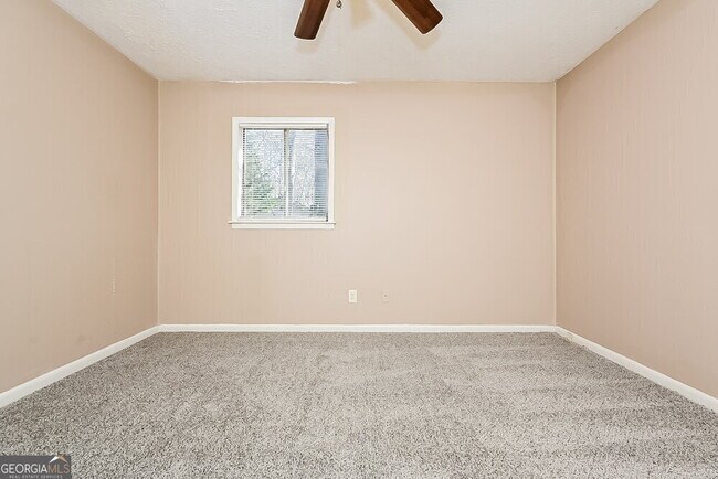 Building Photo - 10192 Port Royal Ct
