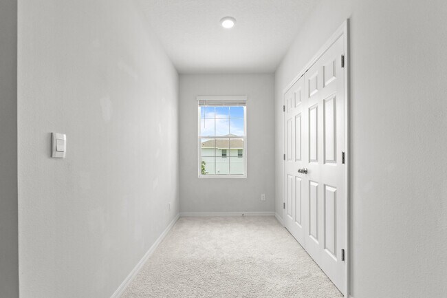Building Photo - 12869 SW Forli Wy