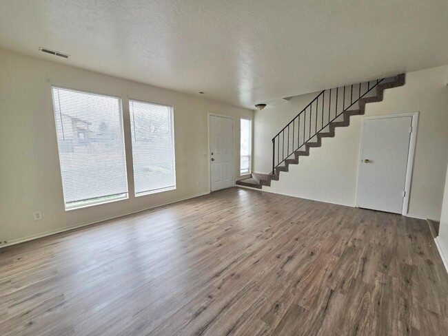Building Photo - 5571 S 2800 W