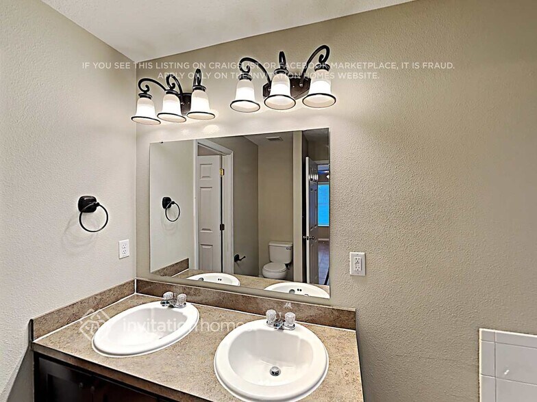 Building Photo - 3017 Park Ridge Ave