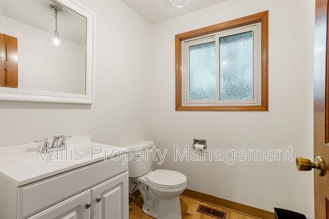 Building Photo - 2197 Doaks Ferry Rd NW