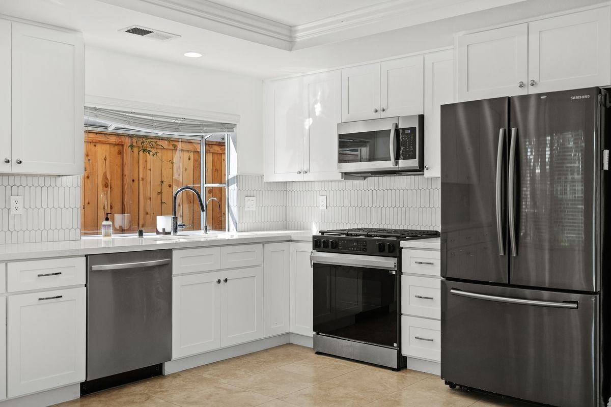 Building Photo - 24912 Barclay Ln