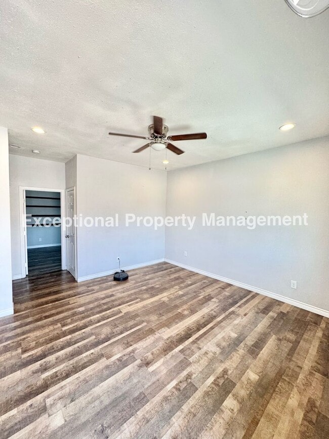 Building Photo - Great 2 bed 1 bath backhouse/ADU