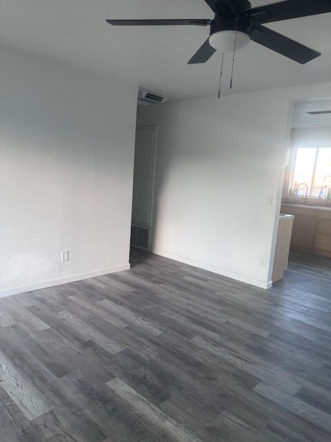 Building Photo - 40054 Ridgemist St