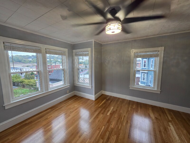 Building Photo - 11 Shamrock St