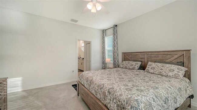 Building Photo - 10896 Pinot Dr