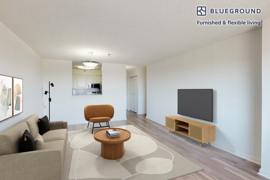 Building Photo - 2251 Pimmit Dr