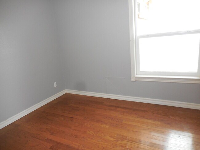 Building Photo - 10912 Sandy Koufax Dr