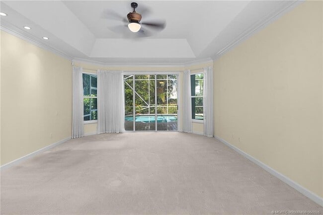 Building Photo - 158 S River Rd