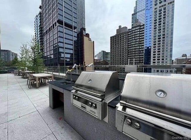 Building Photo - 138 Willoughby St