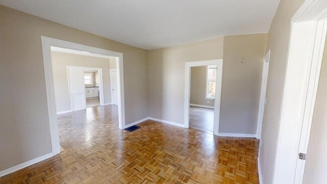 Building Photo - 716 Pearl St