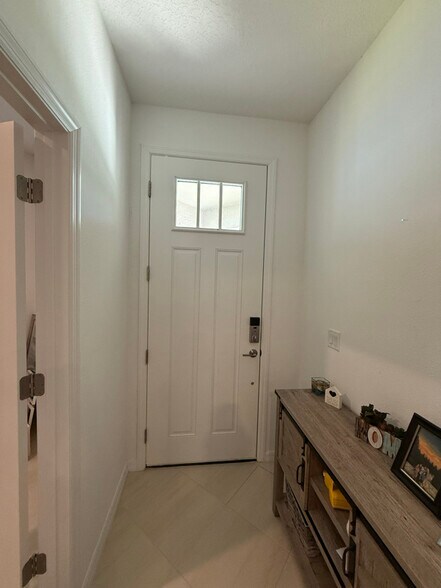 Building Photo - 9133 Night Skye Ave