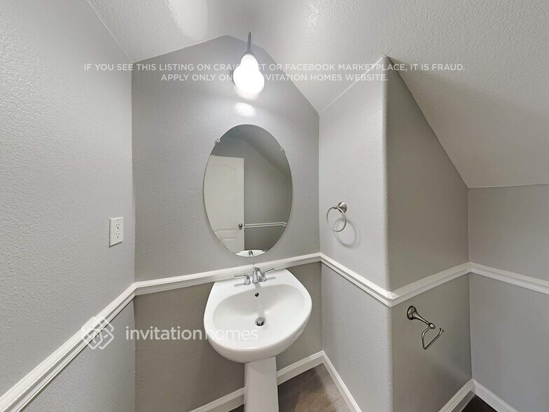 Building Photo - 1520 Bailey Dr