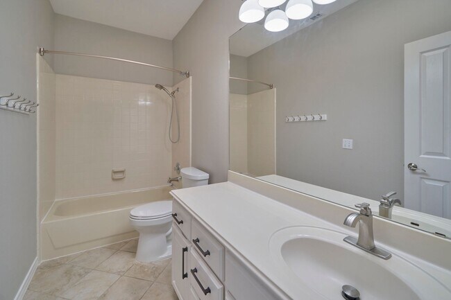 Building Photo - Mission Ridge beauty-4 bedroom 3 1/2 bath-...