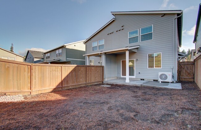 Building Photo - Immaculate Ridgefield Townhome