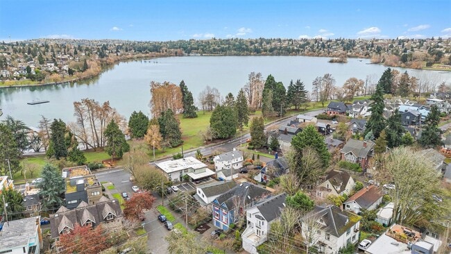 Building Photo - 3bd/3ba Seattle Home