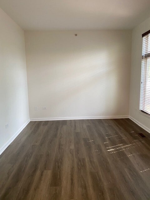 Building Photo - 1105 Cambria Ln S